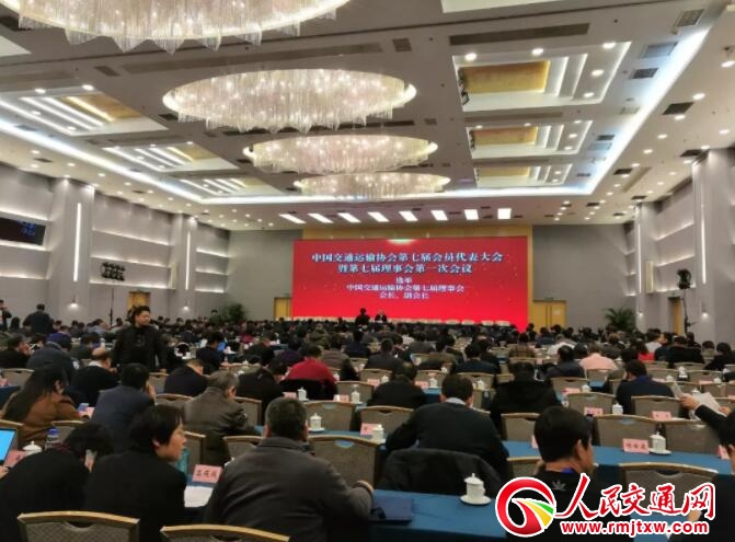 �Ї����f(xi��)���ߌÕ�(hu��)�T�������(hu��)�ھ��e�� �����|��(d��ng)�x��һ�Õ�(hu��)�L(zh��ng)