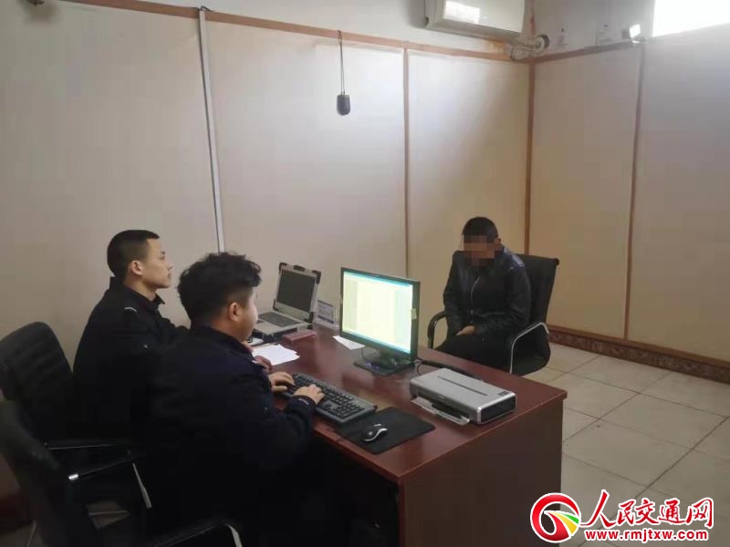 ���ϻ��I��һ������ҹ��ۙ�������`��܇�vͨ�L(f��ng)��(b��o)�ű��о�